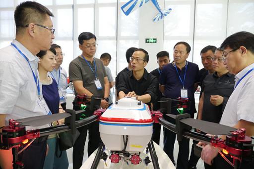 黑龍江省30余縣（市、區(qū)）長蒞臨天鷹兄弟考察