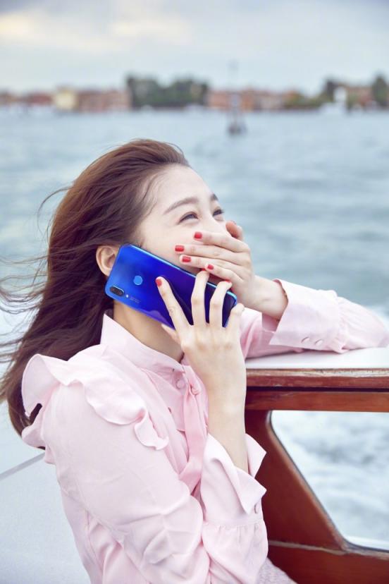 關(guān)曉彤同款時(shí)尚全能王，華為nova3i大內(nèi)存6GB+128GB版驚艷開(kāi)售