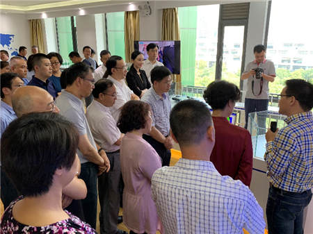 南京市雨花臺區(qū)政協(xié)主席蒞臨華捷艾米調(diào)研指導(dǎo)
