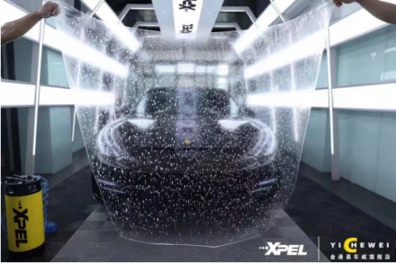 保時(shí)捷Panamera加長版搭檔XPEL隱形車衣 防劃更保值