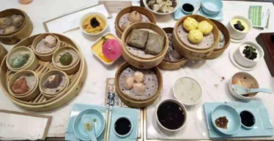剛剛，我被善行者路上的小哥哥小姐姐暖哭了……