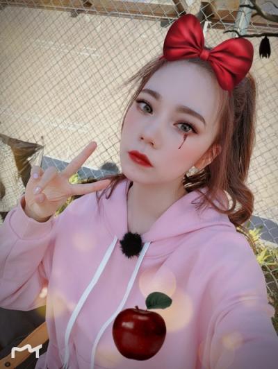 超越萌兔、宣儀公主，“黑化”后的火箭少女美圖秀秀大公開