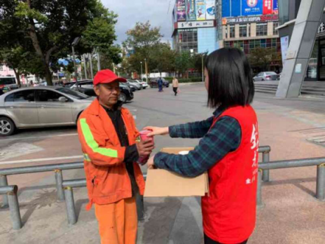 天寒心暖，蘇寧超市為一線人員送溫暖