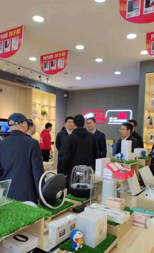中國聯(lián)通副總經(jīng)理買彥州到訪京東專賣店，攜手共推無界零售變革