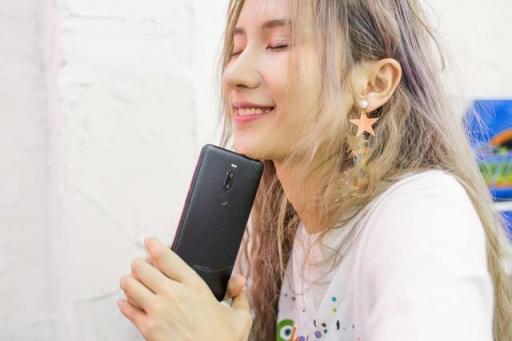 799元起魅族V8為何成黃章眼中國(guó)際爆款？網(wǎng)友：買(mǎi)貴的版本更值