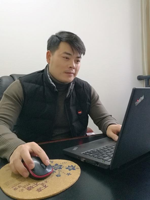 這件石墨烯發(fā)熱馬甲，不僅能保暖，還能做大保健