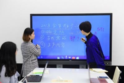 明基會議平板在側(cè)，頭腦風暴會議無憂