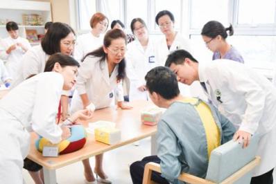 2018泰康醫(yī)養(yǎng)結(jié)合健康管理論壇在滬舉辦，推進(jìn)醫(yī)養(yǎng)結(jié)合再升級(jí)