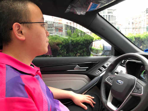 領(lǐng)界EV車主真會聊，買電動(dòng)車“三重要”要記下！