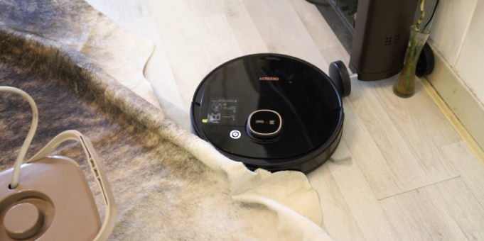 掃地機器人推薦什么品牌？明星李湘推薦的浦桑尼克和科沃斯掃地機器人對比測評