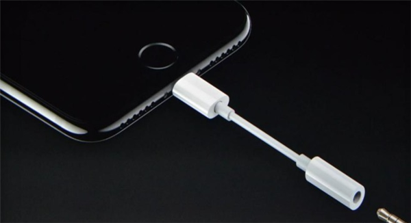 報(bào)告：USB-C將迎來普及 今年50%手機(jī)都會(huì)使用