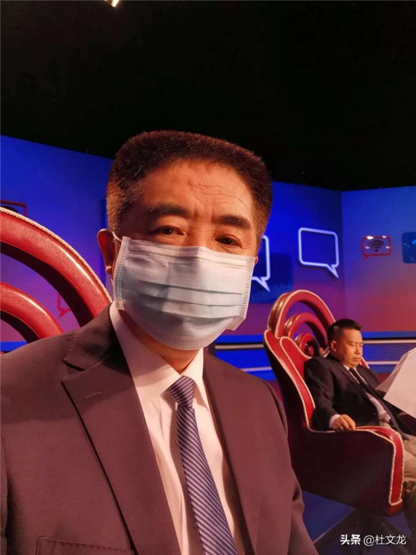 這些電視節(jié)目“紅人”，為何選擇去新媒體做軍事科普？