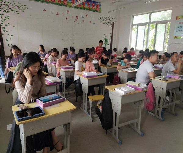 希沃信息化教學(xué)培訓(xùn)深入臨泉縣，攜手共建智慧課堂