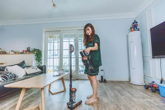 萊克立式吸塵器——清潔更得心應(yīng)手，女孩子值得擁有