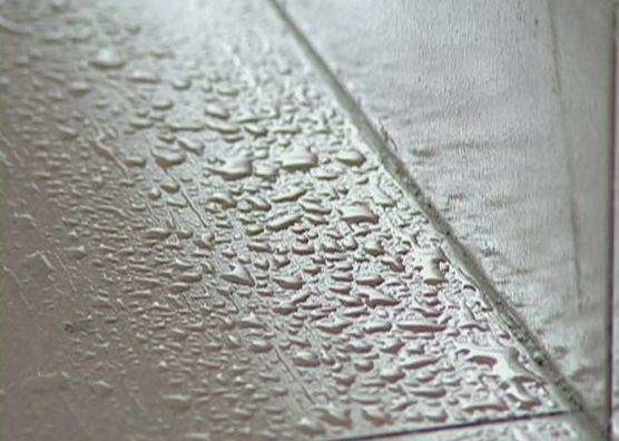 梅雨天居家受潮發(fā)霉，除濕機(jī)可輕松解決
