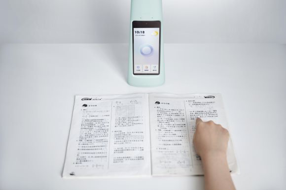 大力智能家教燈，孩子護眼燈+學(xué)習(xí)機的新選擇