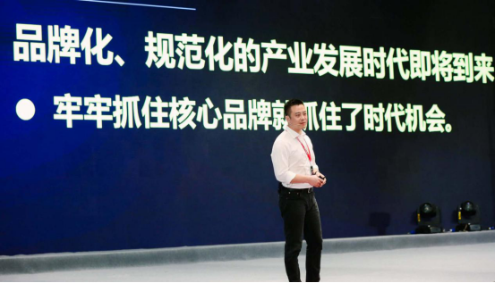 致敬“八一”，愛瑪這樣表白中國軍人...