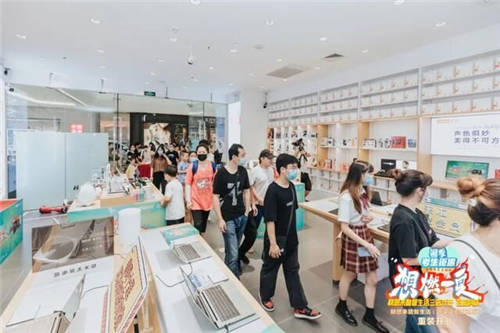 聯(lián)想來酷門店升級，三店智慧煥新齊亮相