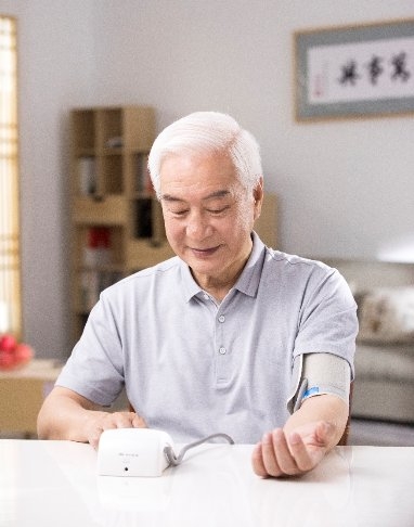 貼身智能血壓管理助手來了！科大訊飛曉醫(yī)A.I.助手血壓計新品首發(fā)！
