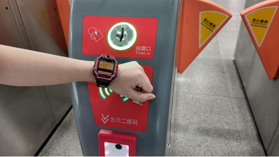 無限接近完美，深評小天才Z6巔峰版電話手表