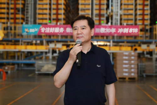 張近東跟員工談物質(zhì)，到底還是為了談理想？