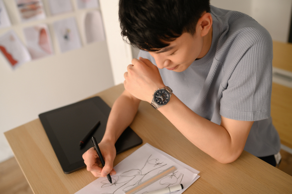 薄然有型，實力必現(xiàn) 卡西歐EDIFICE EFS-S570系列勁酷登場