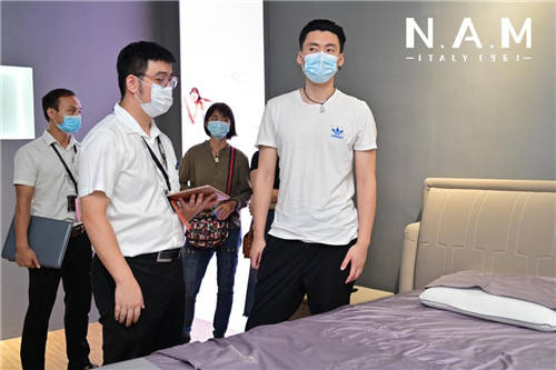 科技創(chuàng)新床墊的想象空間，意大利N.A.M深圳站首秀、驚艷市場