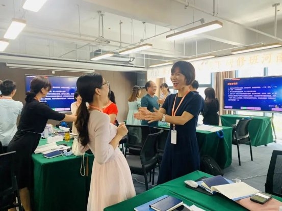希沃杏壇計劃線下高級研修班河南專場，助力教師提升教學(xué)技能
