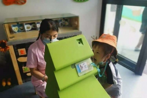 幼兒園開學(xué)第一周：場面失控、瘋狂手工……賓果智能“教義有方”雙賦能