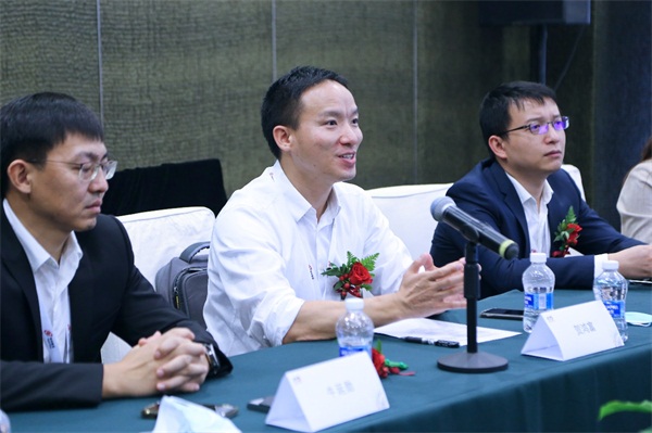 愛數(shù)與華為簽署戰(zhàn)略合作協(xié)議，合作升級(jí)共建數(shù)據(jù)基礎(chǔ)設(shè)施生態(tài)