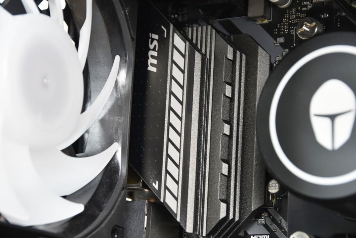 AMD YES！雷神911黑武士 Ryzen 評(píng)測(cè)
