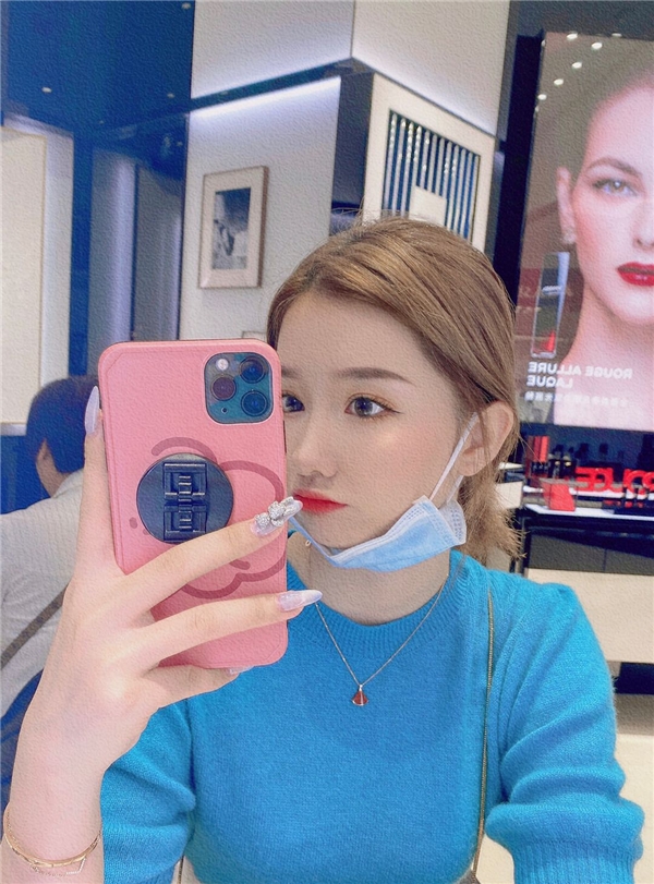 專訪KK直播智：娉婷裊裊的她，直播間里一顆璀璨的新星