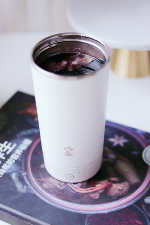燒水壺也能煮花茶，鳴盞給你秋冬熱飲正確打來式