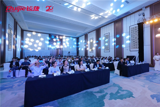 銳捷亮相55屆高博會(huì)，展示“強(qiáng)教學(xué)、智服務(wù)、簡網(wǎng)絡(luò)”的智慧校園新藍(lán)圖