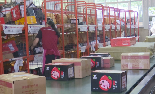 圓通快遞小哥獲“最美退役軍人”稱號，彰顯自強不息的精神
