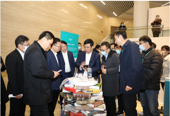 吸引山東省工信廳領(lǐng)導(dǎo)來參觀，海信這個(gè)內(nèi)部展會(huì)什么來頭？
