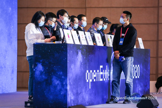 openEuler Summit 2020成功召開(kāi)，探索技術(shù)創(chuàng)新無(wú)限可能