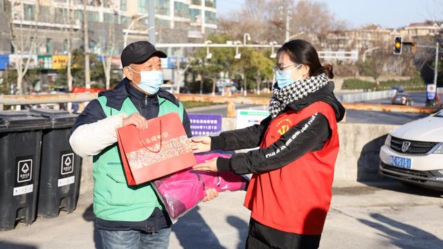 “情滿冬日 送暖萬家“，華潤蘇果暖心關愛戶外工作者覆蓋11城