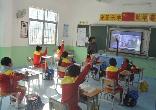 阿卡索攜手深創(chuàng)投再次走進(jìn)上溪小學(xué)，開展教育扶貧慰問考察活動(dòng)