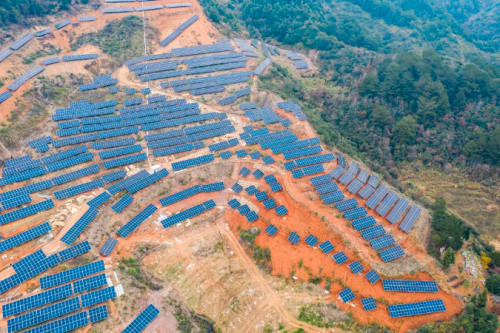大功率，高精度！固德威100kW+大機(jī)全面助力山地光伏電站