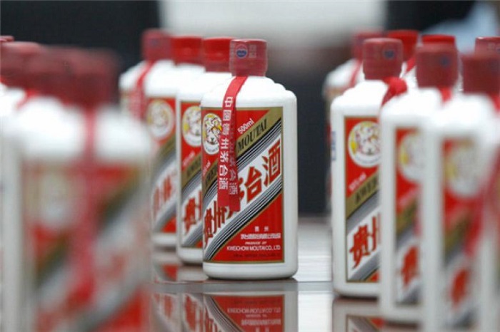 小米有品取消茅臺(tái)預(yù)約門檻，網(wǎng)友：過年喝到平價(jià)茅臺(tái)，感謝有品