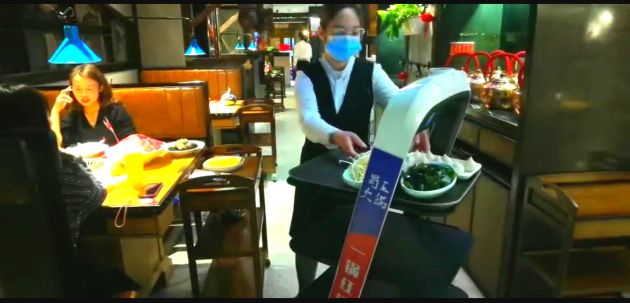 普渡機(jī)器人進(jìn)入蜀王火鍋，給你不一樣的用餐體驗