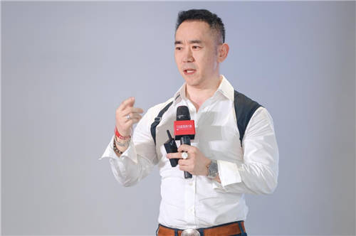 大自然地板成功舉辦品牌嘉年華，2021淡色輕染新品正式發(fā)布