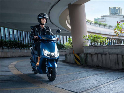雅迪電動(dòng)車逐夢更高端，成為綠色出行時(shí)代的強(qiáng)大領(lǐng)航者