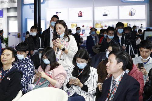 AWE2021丨凱度風(fēng)火輪系列新品發(fā)布會(huì)成功舉辦，引領(lǐng)智能廚電新生活