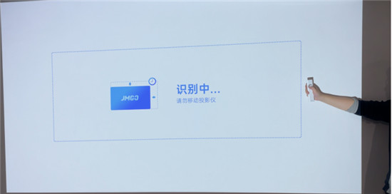 家用投影儀選哪個？實測極米H3S和堅果J10