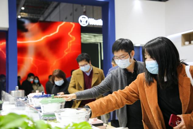 直擊AWE：小家電產(chǎn)品設(shè)計(jì)呈現(xiàn)兩極化趨勢(shì)，看摩飛如何破局
