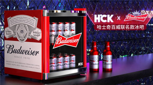 一眼淪陷！HCK哈士奇×百威聯(lián)名冰吧，太吸睛了！