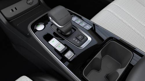 李雪琴車(chē)展首秀 攜BEIJING汽車(chē)兩款新車(chē)U5 PLUS、EU5 PLUS
