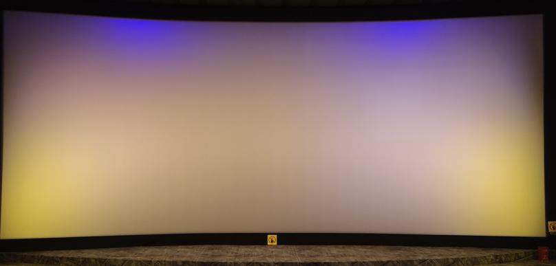 雙機(jī)激光放映+24米超大銀幕，霸氣登錄